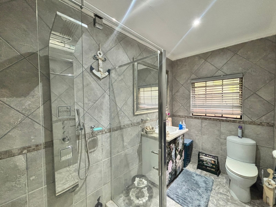 3 Bedroom Property for Sale in Wilkoppies North West